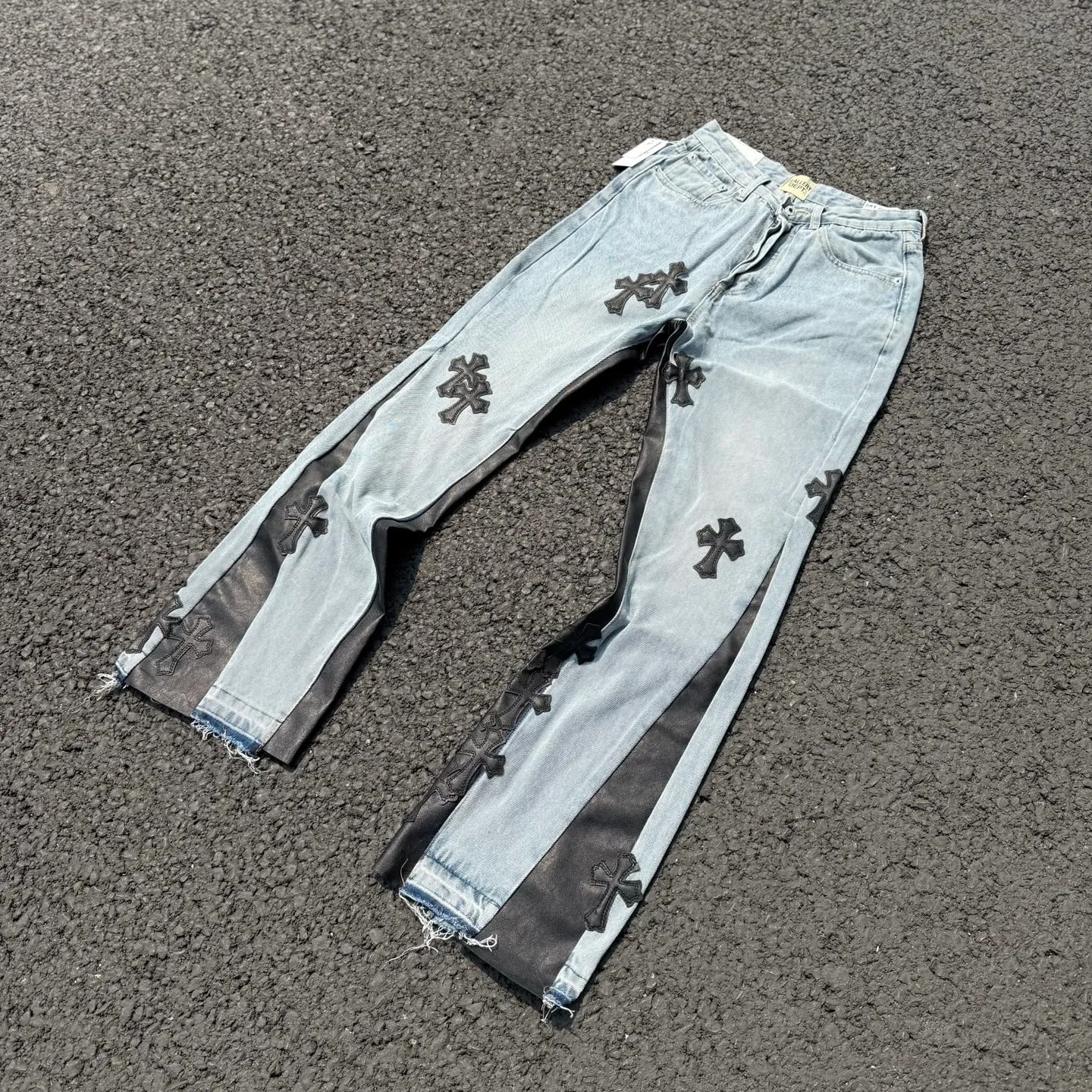 #8148 P290💰 Independent GALLERY DEPT. Vintage multi-leather splicing black leather cross loose washed flared jeans - truly restore the ultimate texture of Vintage - original hardware accessories washed and other elevators, QR code analysis are all purchased from the original factory, high degree of restoration, you are welcome to compare with a certain product ~ - three-dimensional version Loose and comfortable, not picky about the figure, tall and slim, factory Seiko, original factory quality control, same style for men and women, can be matched with couples, versatile recommendation Essential jeans for all seasons - sizes: 28 30 32 34 36